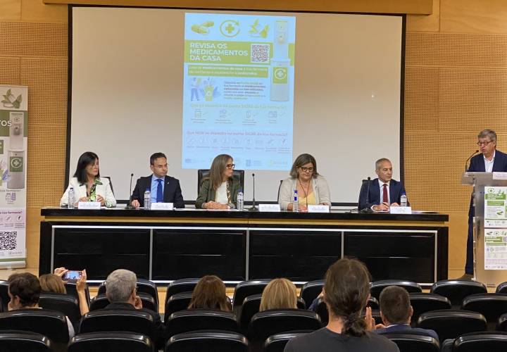 Los Colegios de Farmacéuticos, Médicos y Enfermería de Ourense promueven una gestión adecuada de los botiquines caseros para cuidar la salud y el medio ambiente